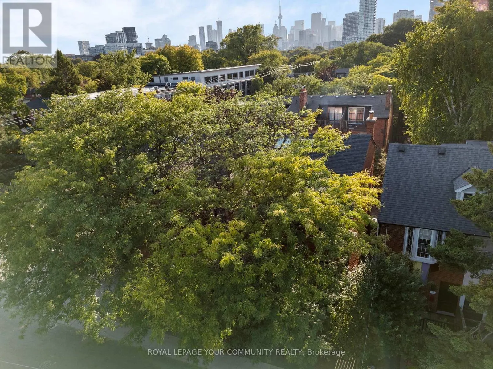 8 WEST AVENUE