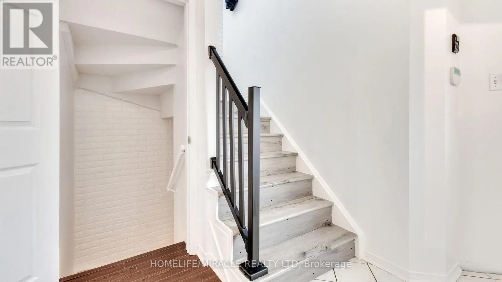 40 LANDERVILLE LANE