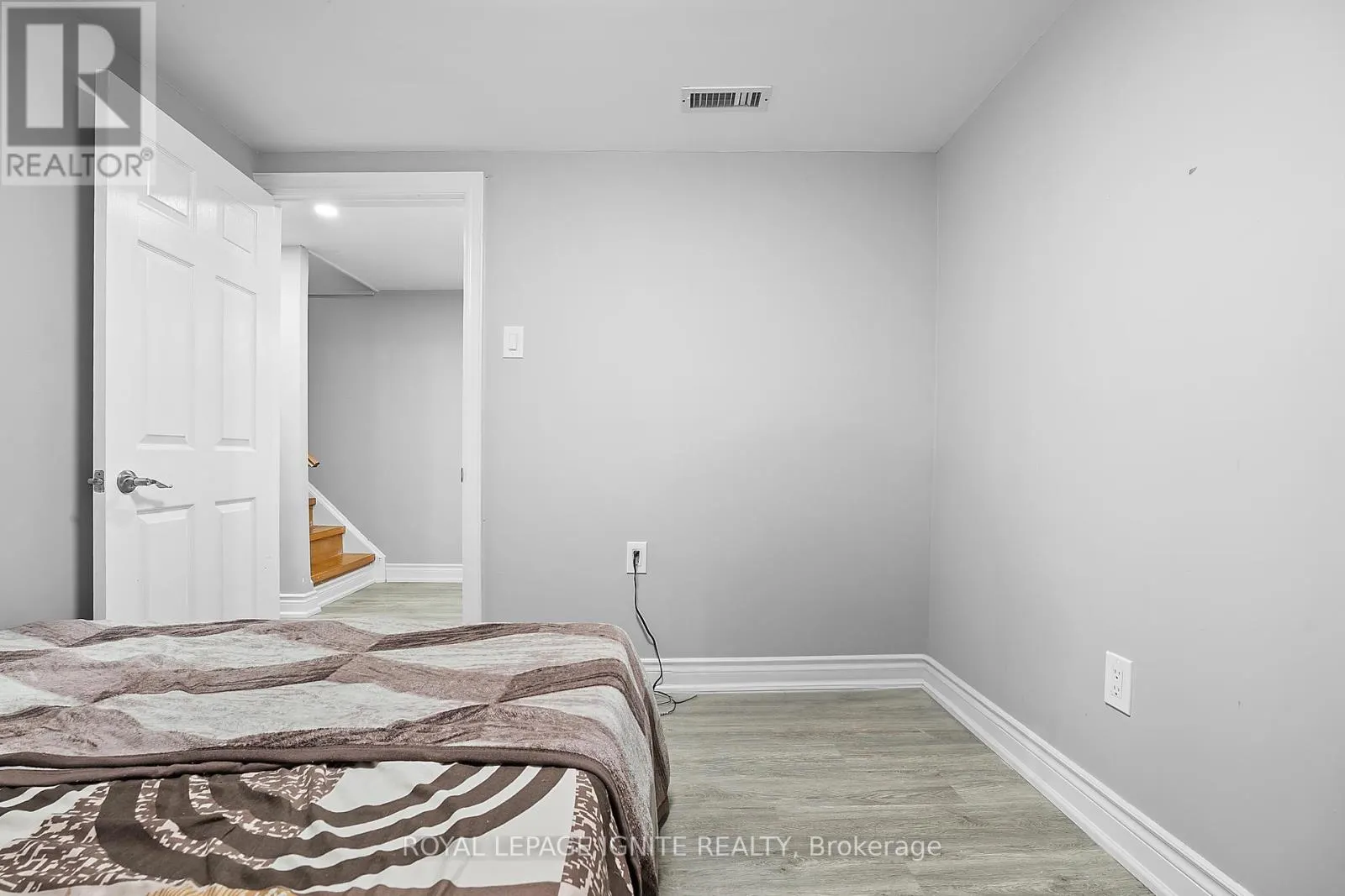 222 BARKLEY CRESCENT