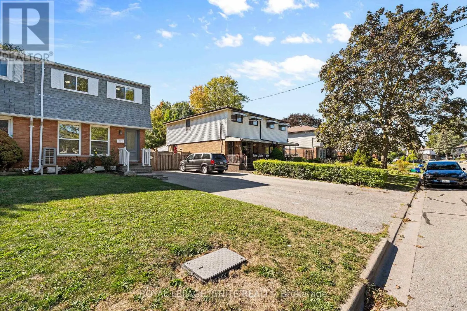 222 BARKLEY CRESCENT