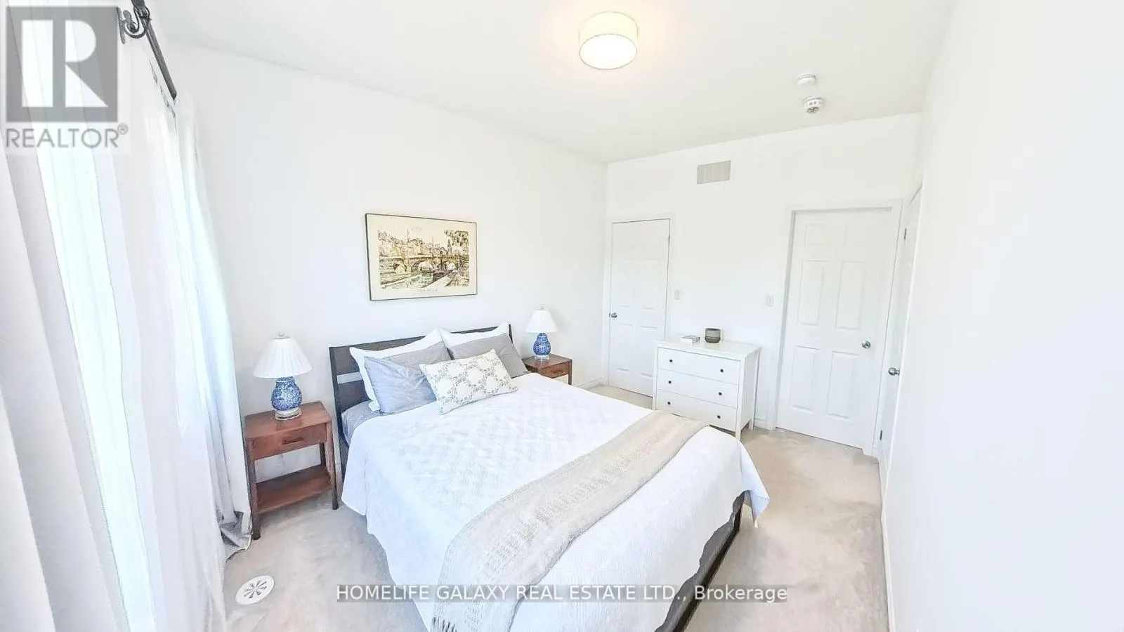 8 - 1050 ELTON WAY
