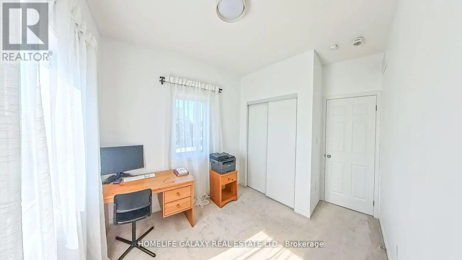 8 - 1050 ELTON WAY