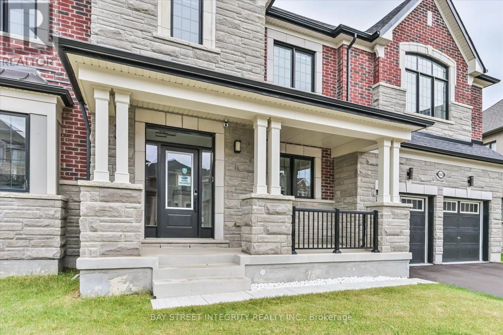 1553 HONEY LOCUST PLACE