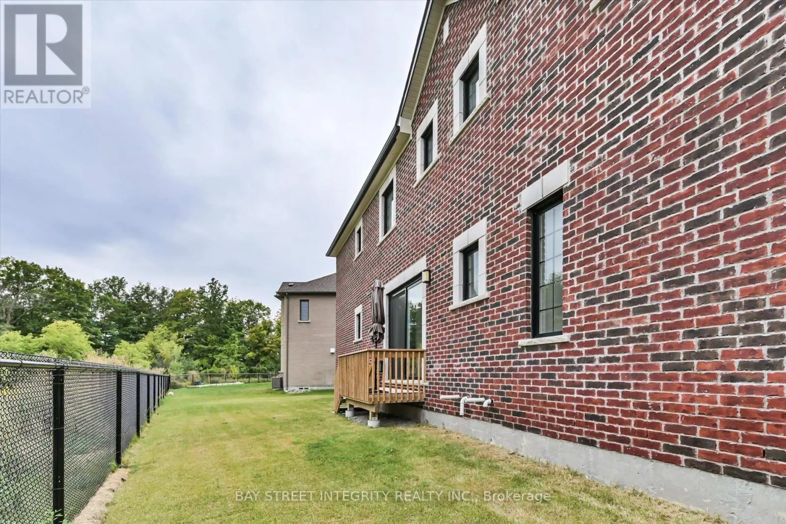 1553 HONEY LOCUST PLACE