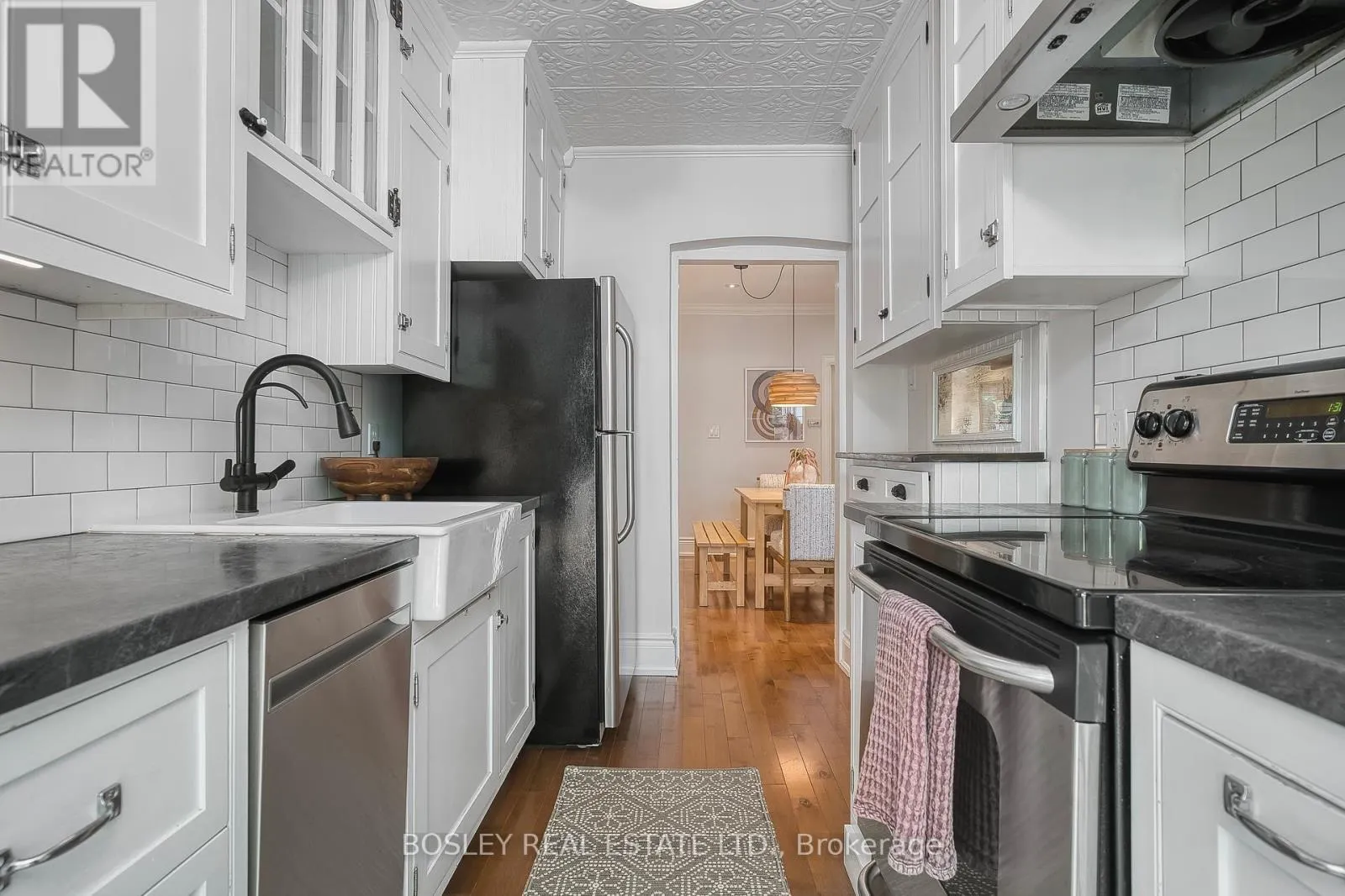38 BALFOUR AVENUE