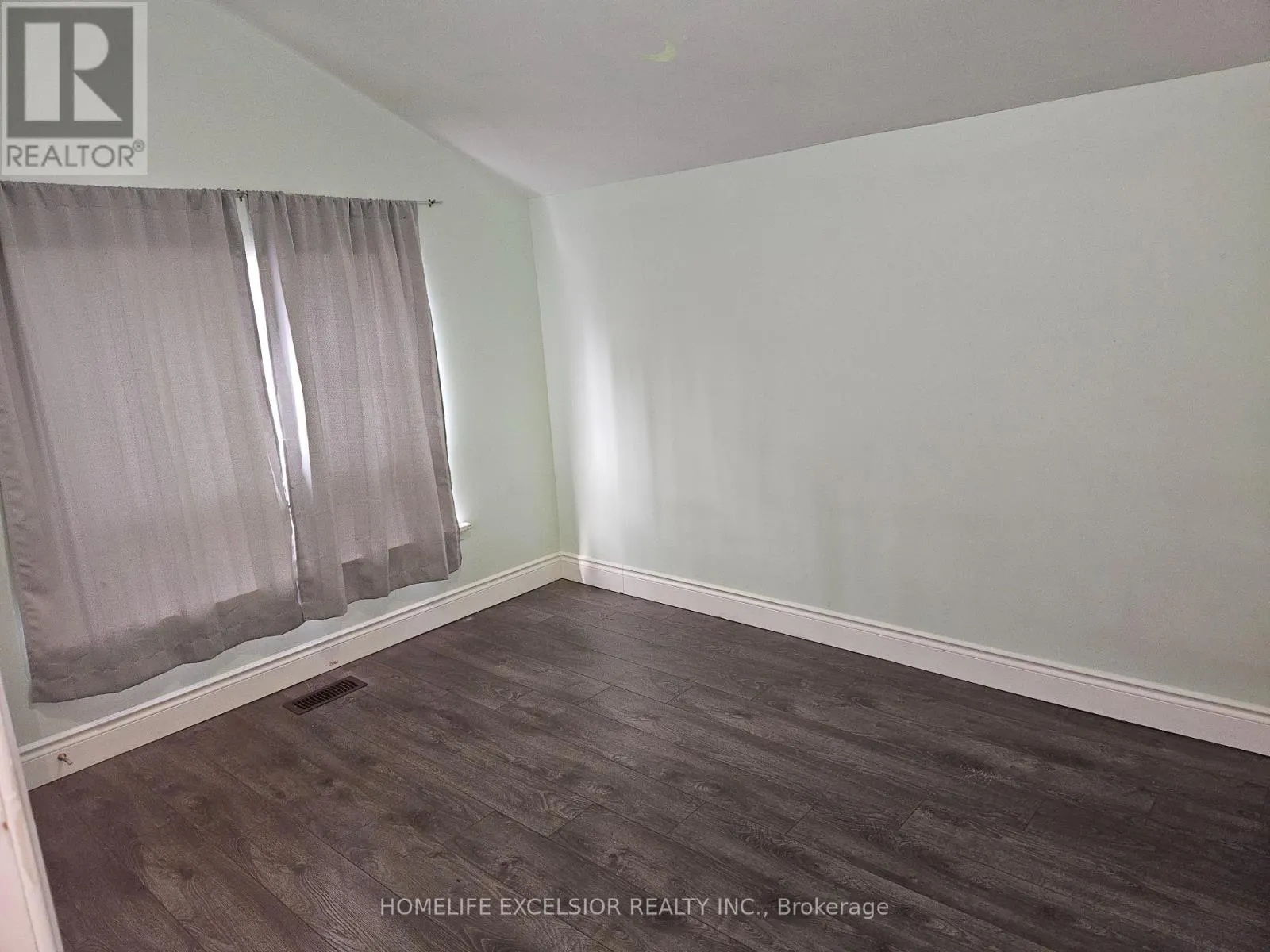 MAIN/UPPER - 82 PANDORA CIRCLE