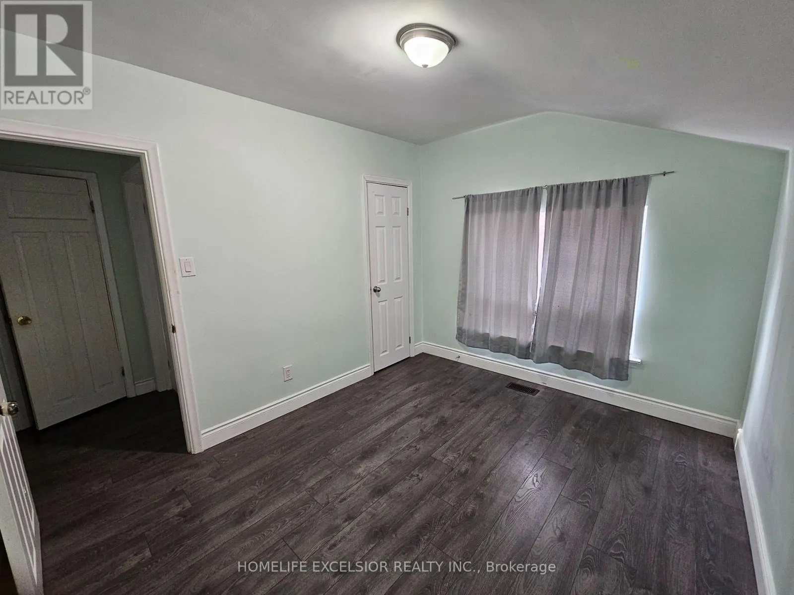 MAIN/UPPER - 82 PANDORA CIRCLE