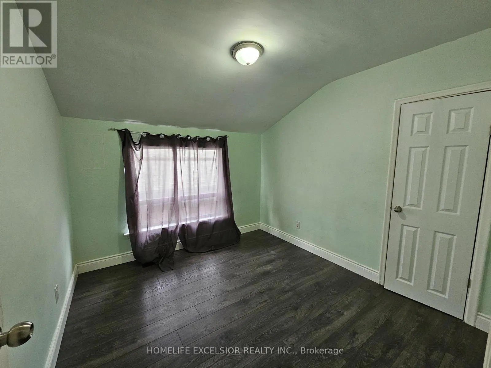 MAIN/UPPER - 82 PANDORA CIRCLE