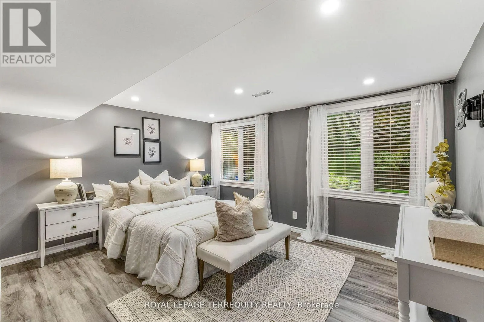 55 SPLENDOR DRIVE