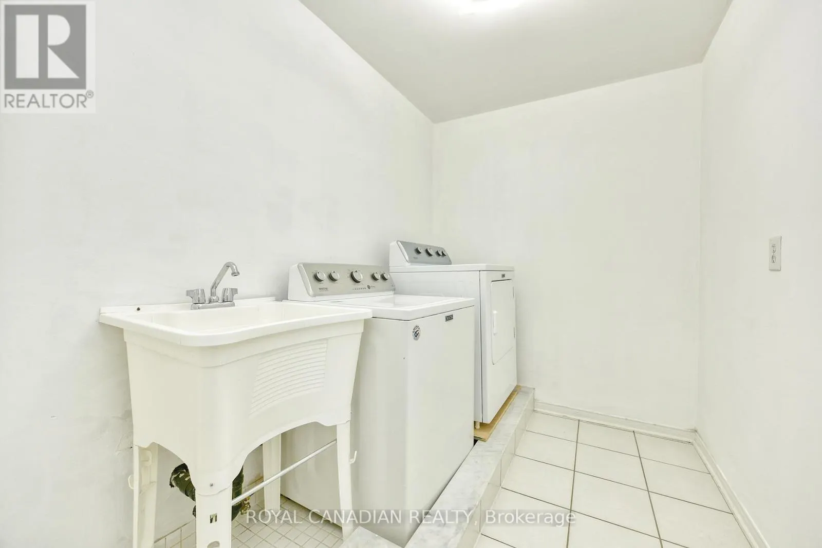 25 BRIND-SHERIDAN COURT
