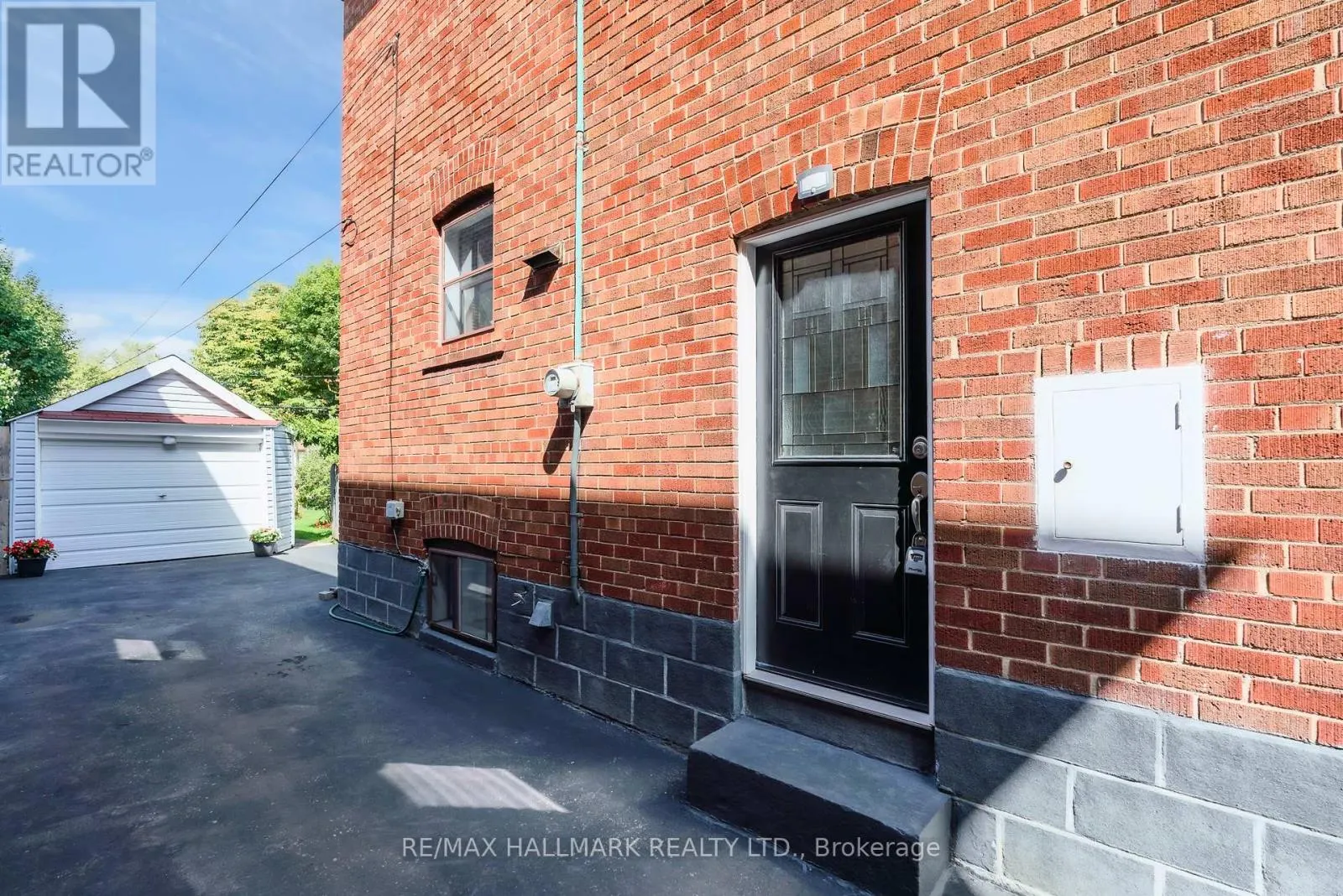 220 BROWNING AVENUE