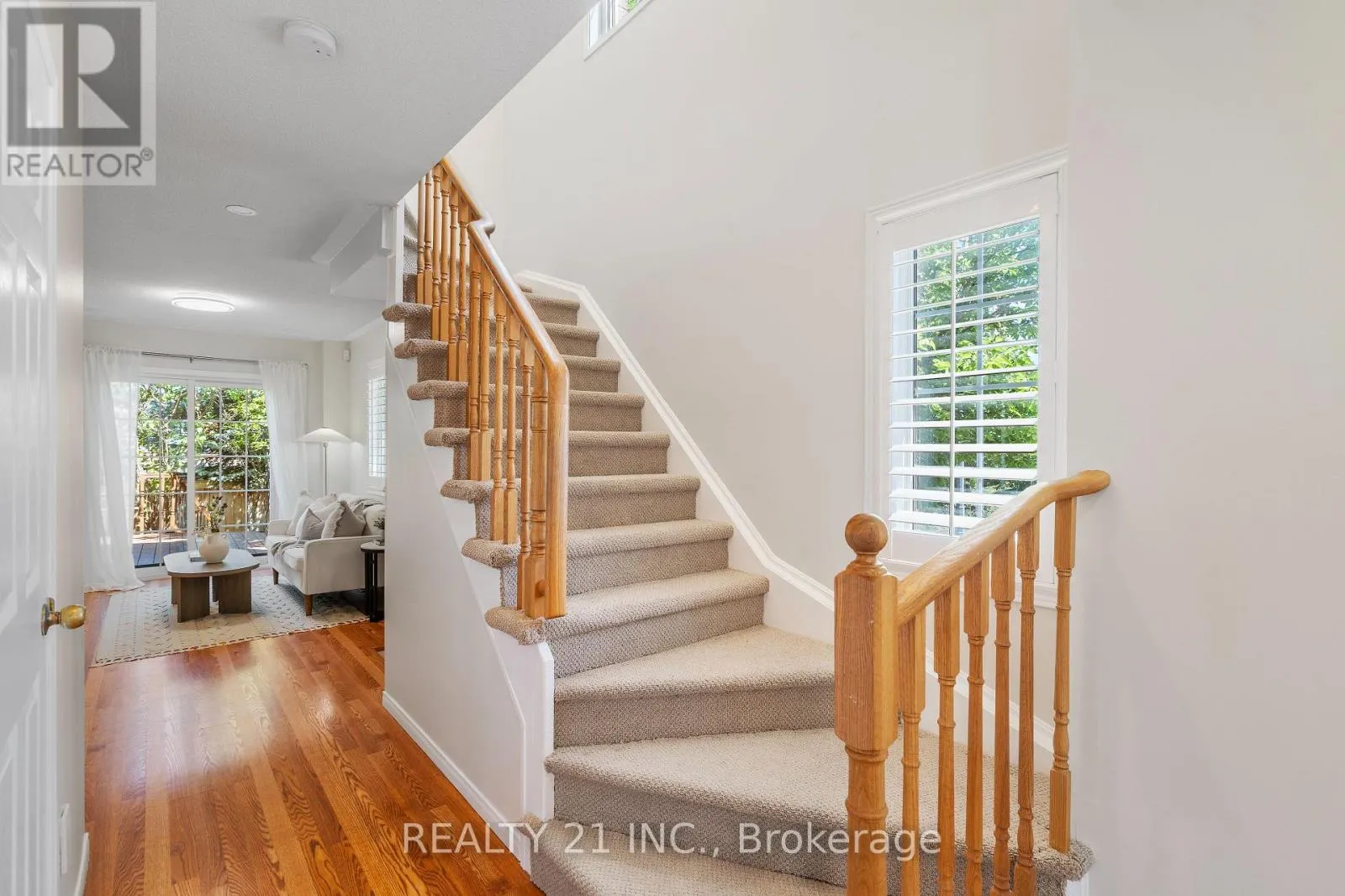 13 VENTURA LANE