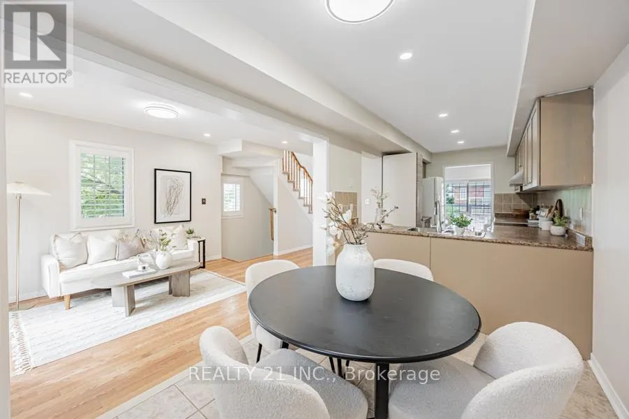 13 VENTURA LANE