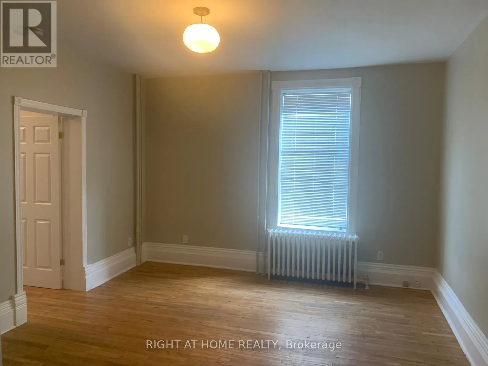 6 - 728-730 SIMCOE STREET S