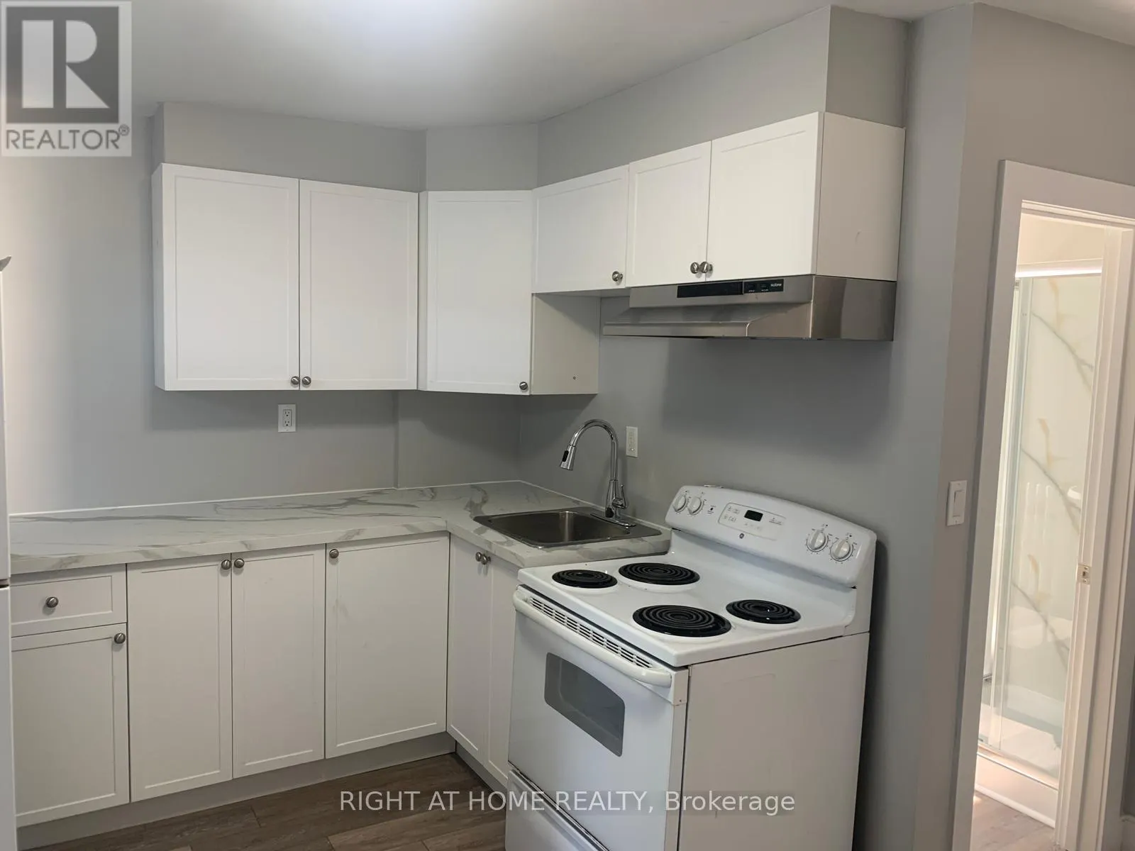 6 - 728-730 SIMCOE STREET S