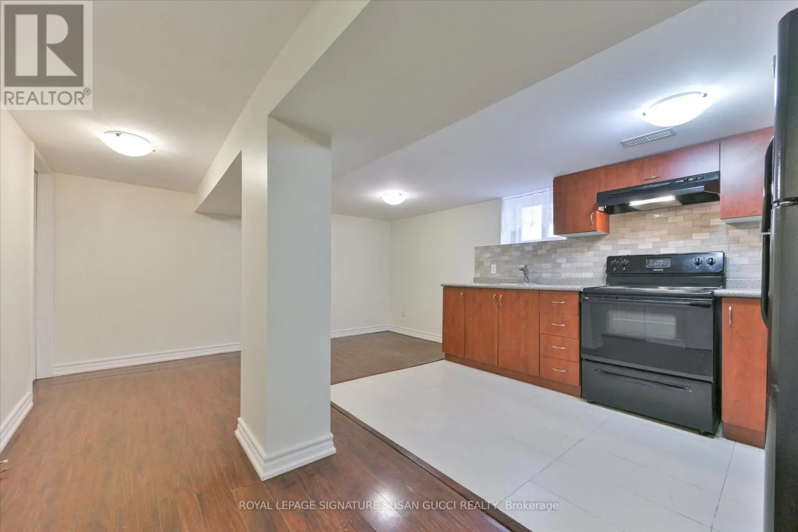 127 FURNIVAL ROAD