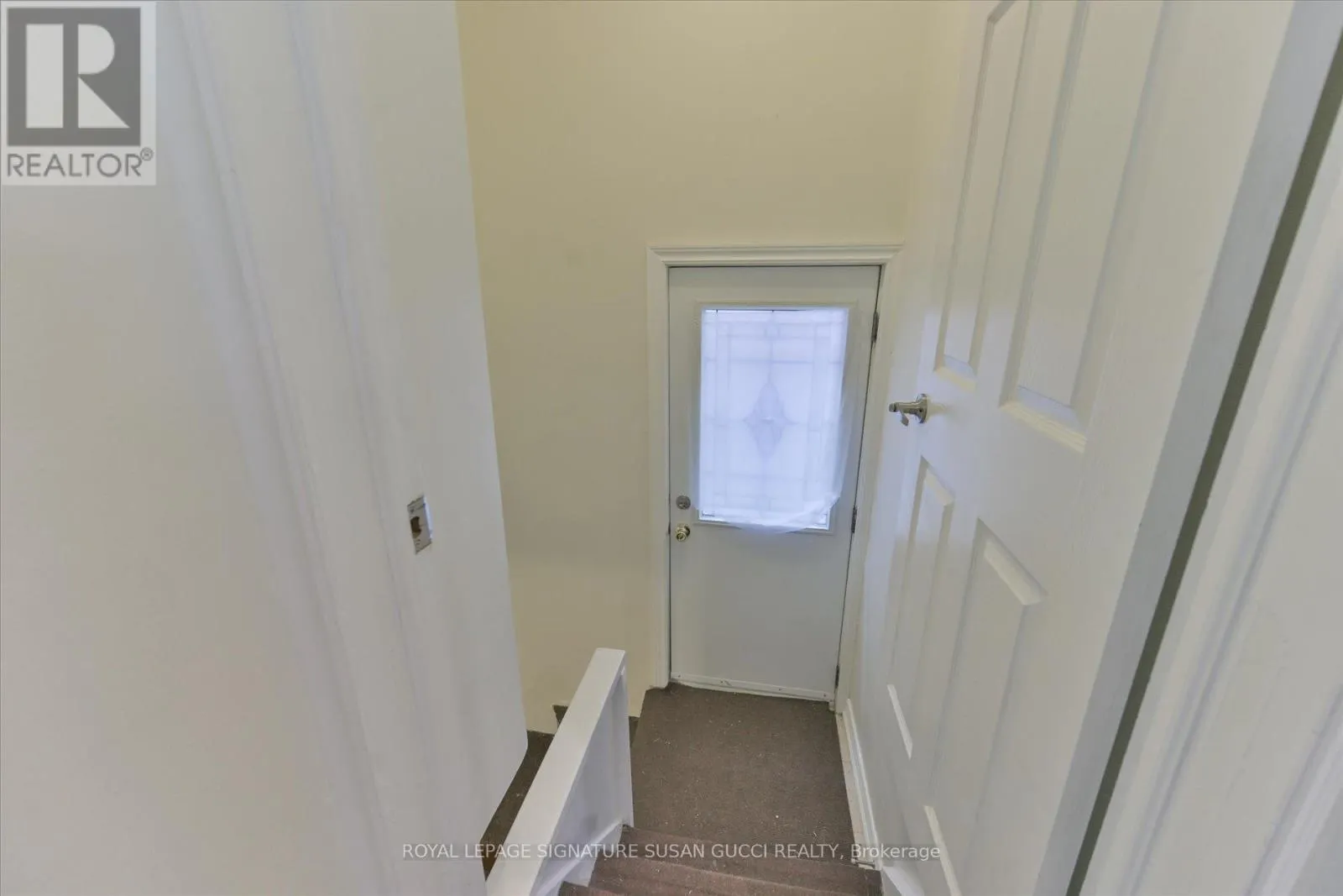 127 FURNIVAL ROAD