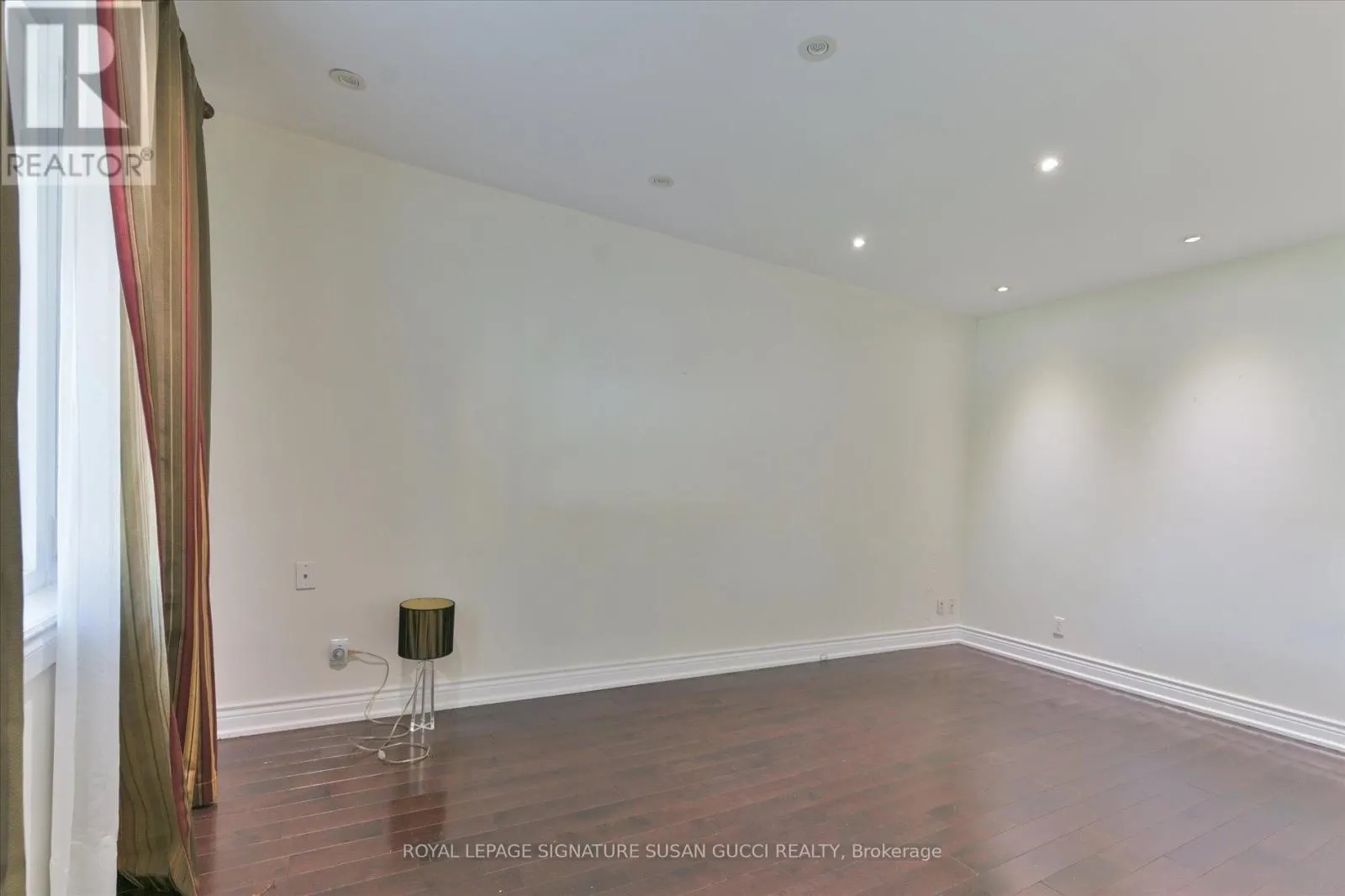 127 FURNIVAL ROAD