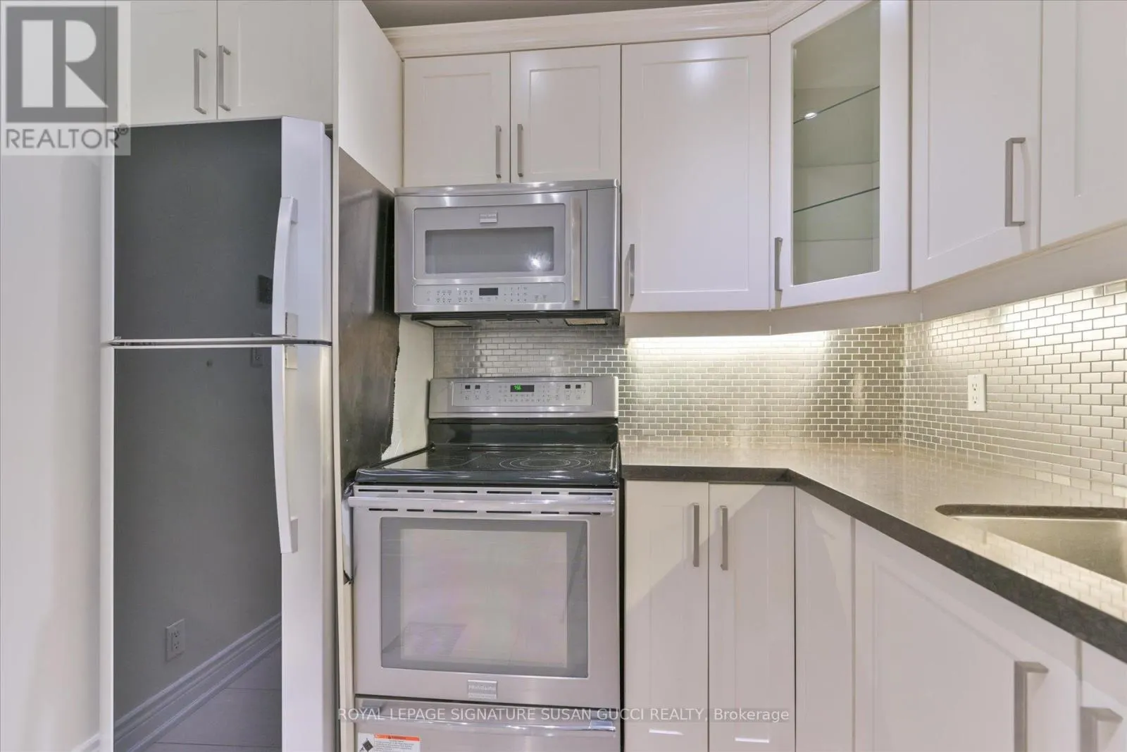 127 FURNIVAL ROAD