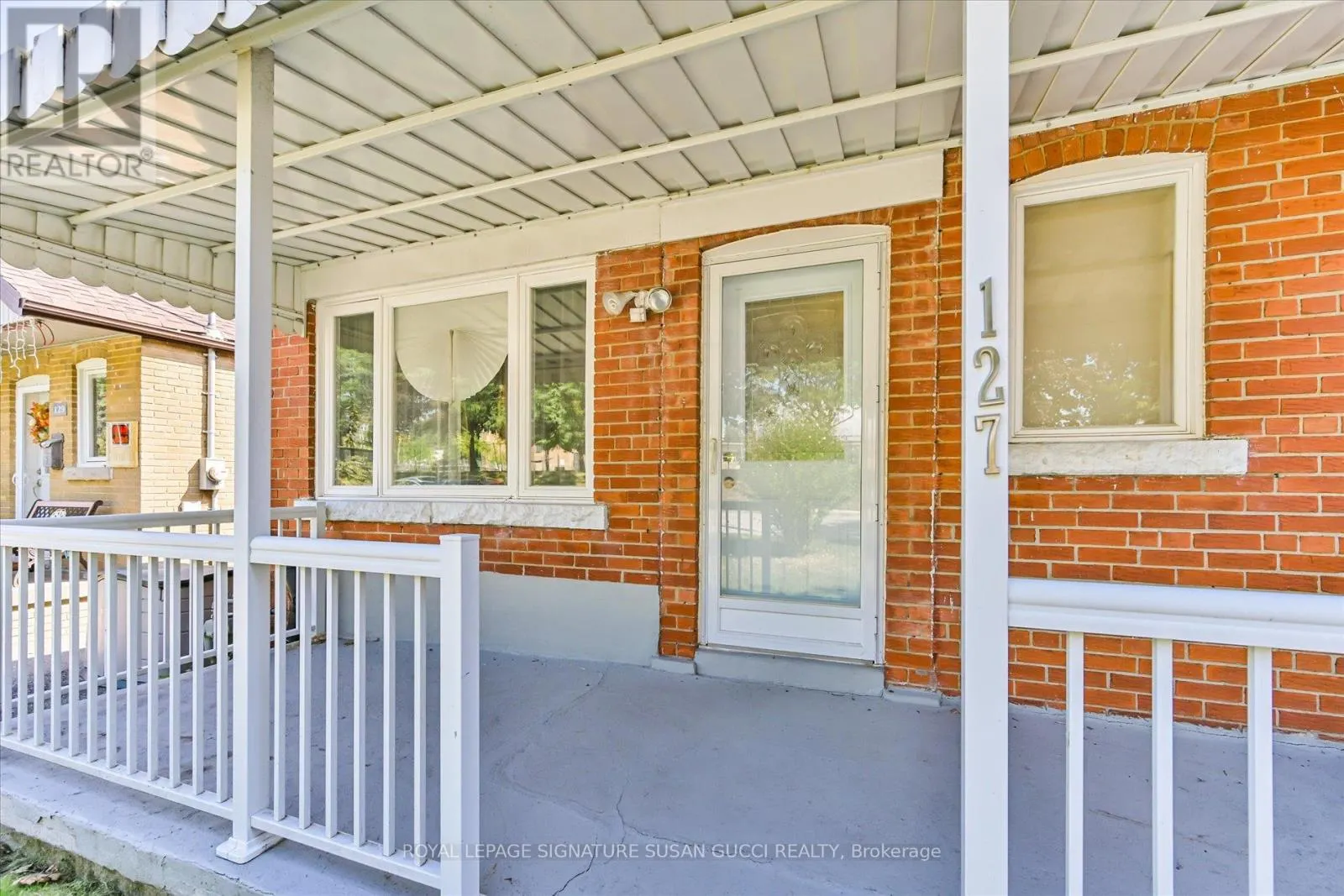 127 FURNIVAL ROAD