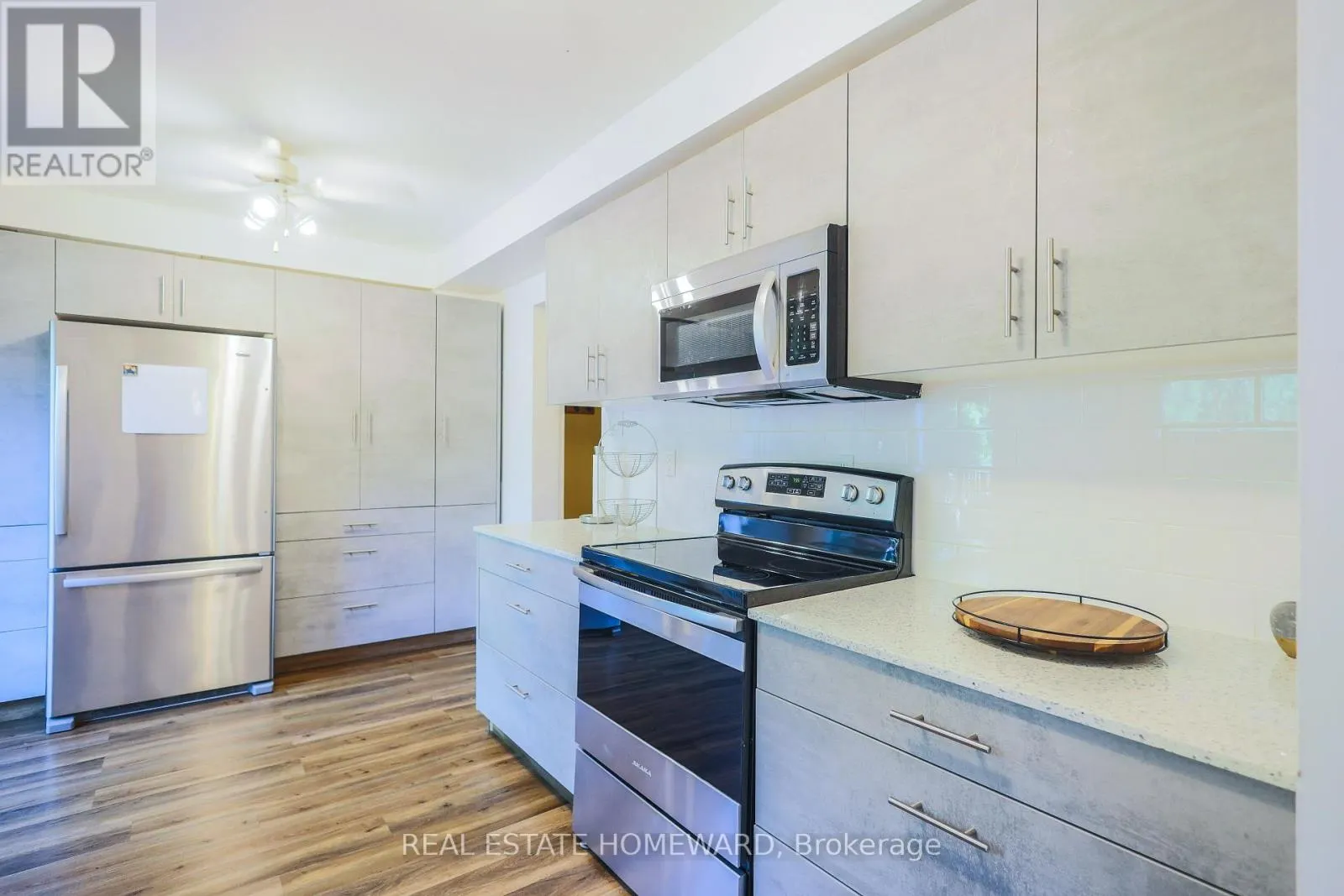48 OLD COLONY DRIVE