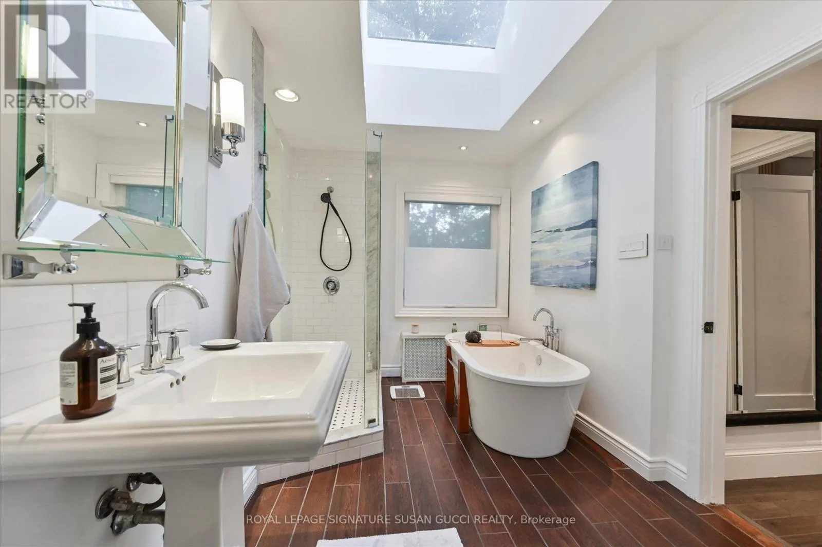 34 GLENWOOD CRESCENT