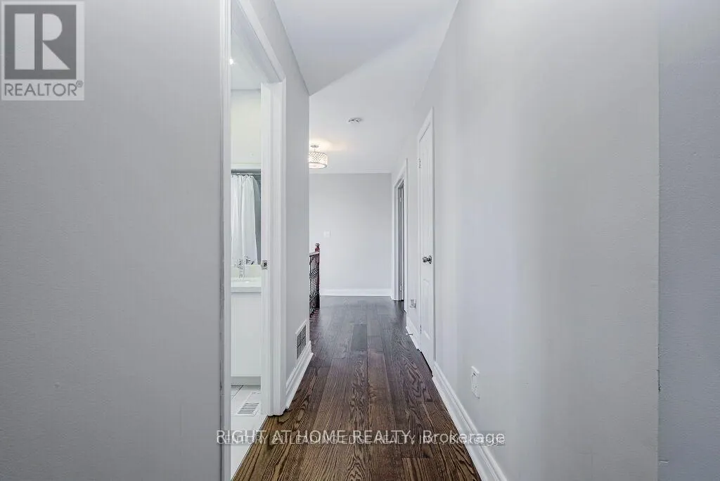 33 MARKWOOD CRESCENT