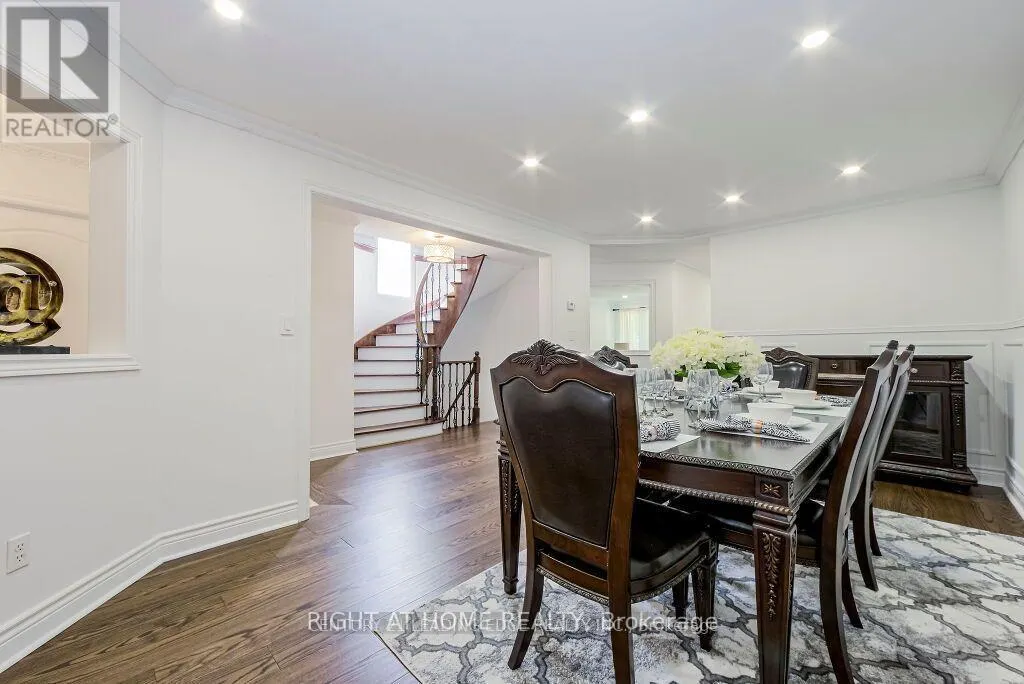 33 MARKWOOD CRESCENT