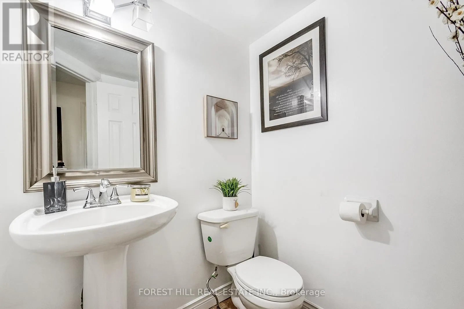 61 HEARTHSTONE CRESCENT