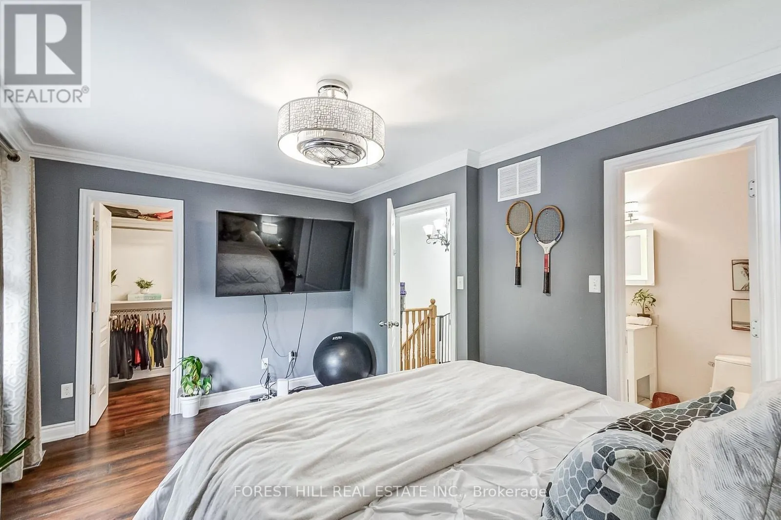61 HEARTHSTONE CRESCENT