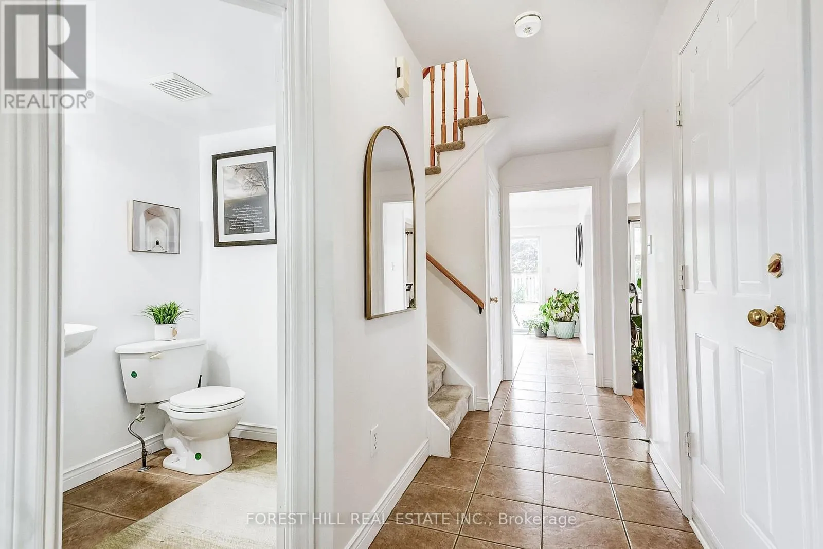 61 HEARTHSTONE CRESCENT