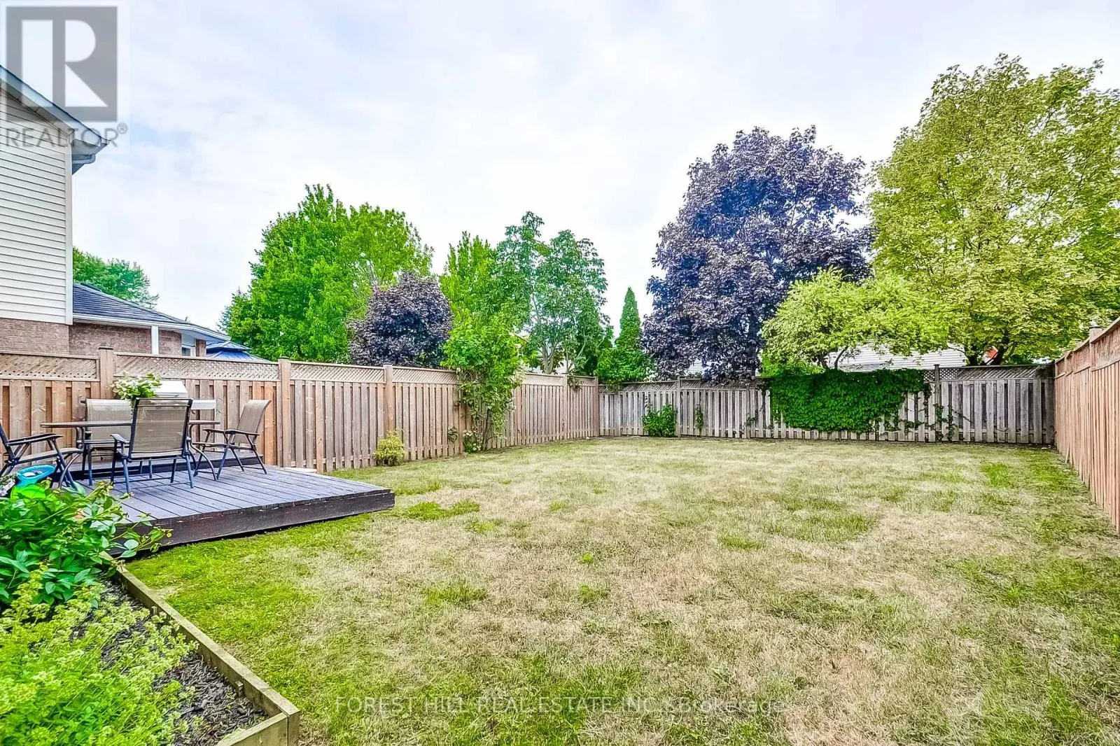 61 HEARTHSTONE CRESCENT
