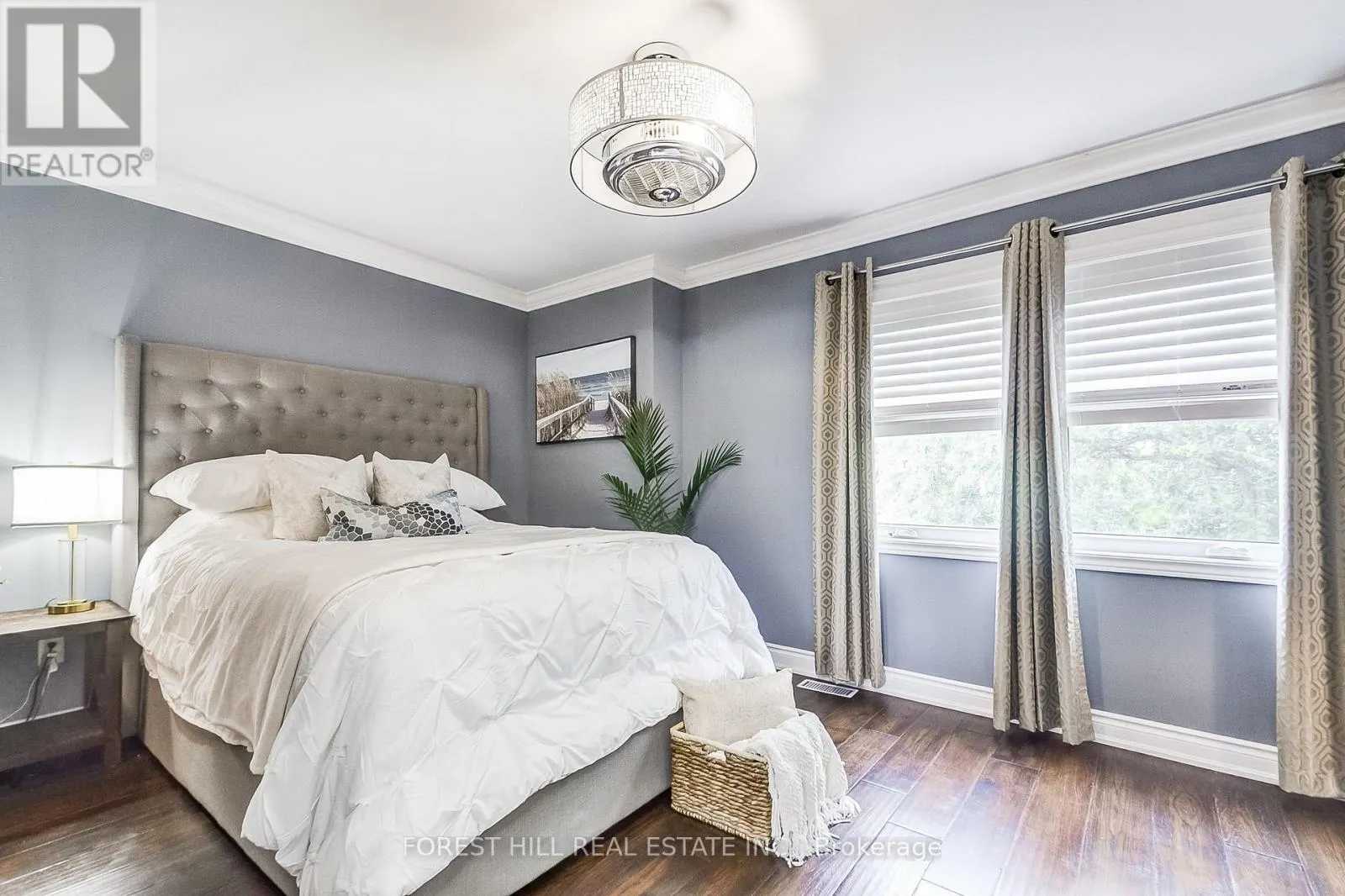 61 HEARTHSTONE CRESCENT