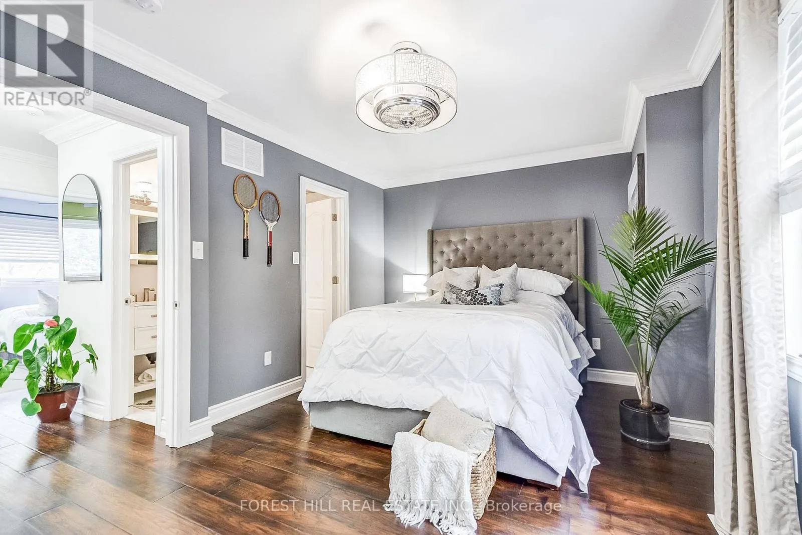 61 HEARTHSTONE CRESCENT