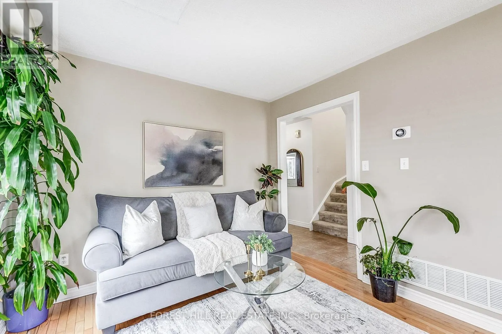 61 HEARTHSTONE CRESCENT