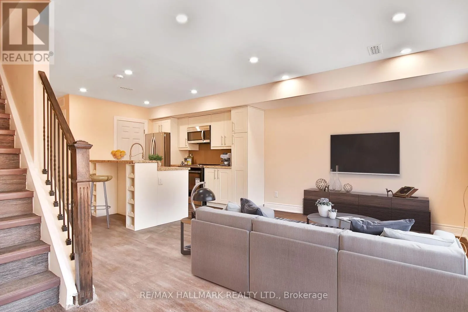 APT 1 - 795 BROADVIEW AVENUE