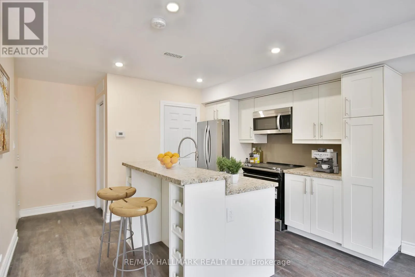 APT 1 - 795 BROADVIEW AVENUE