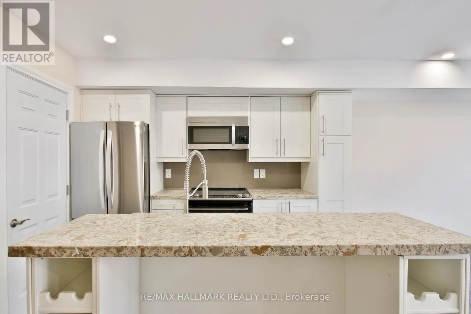 APT 1 - 795 BROADVIEW AVENUE