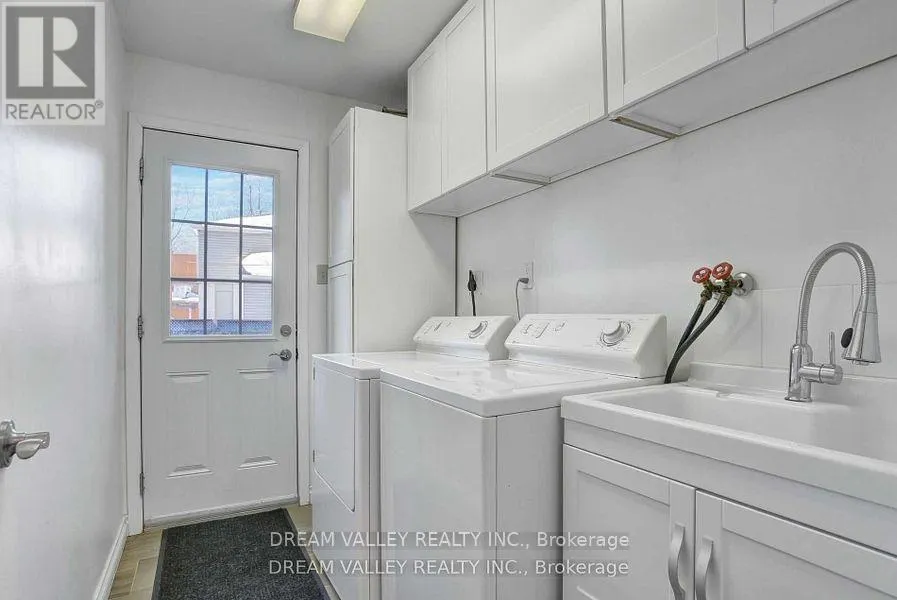 52 SOUTH MARINE DRIVE S