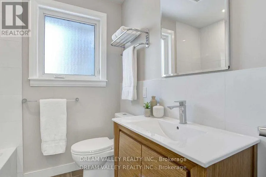 52 SOUTH MARINE DRIVE S