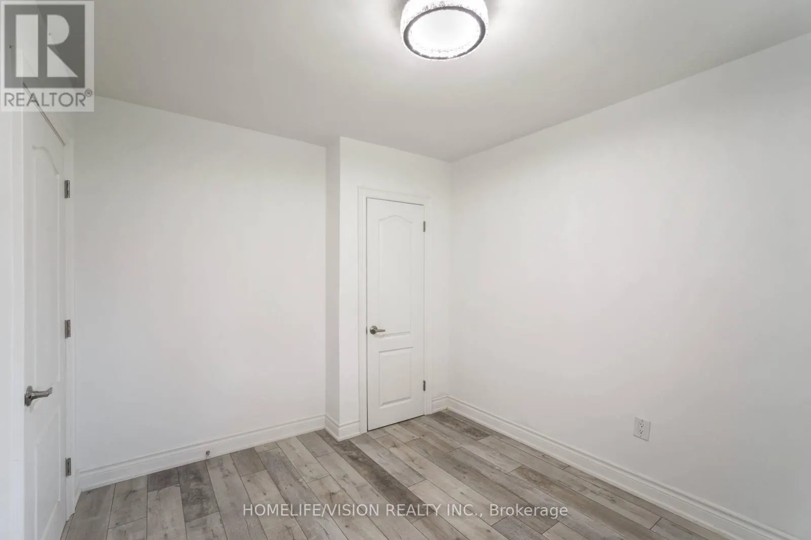 5 ORLANDO BOULEVARD
