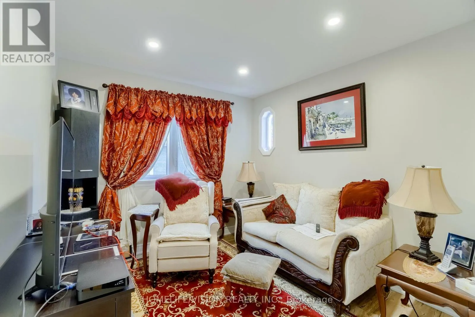 44 ARMITAGE DRIVE