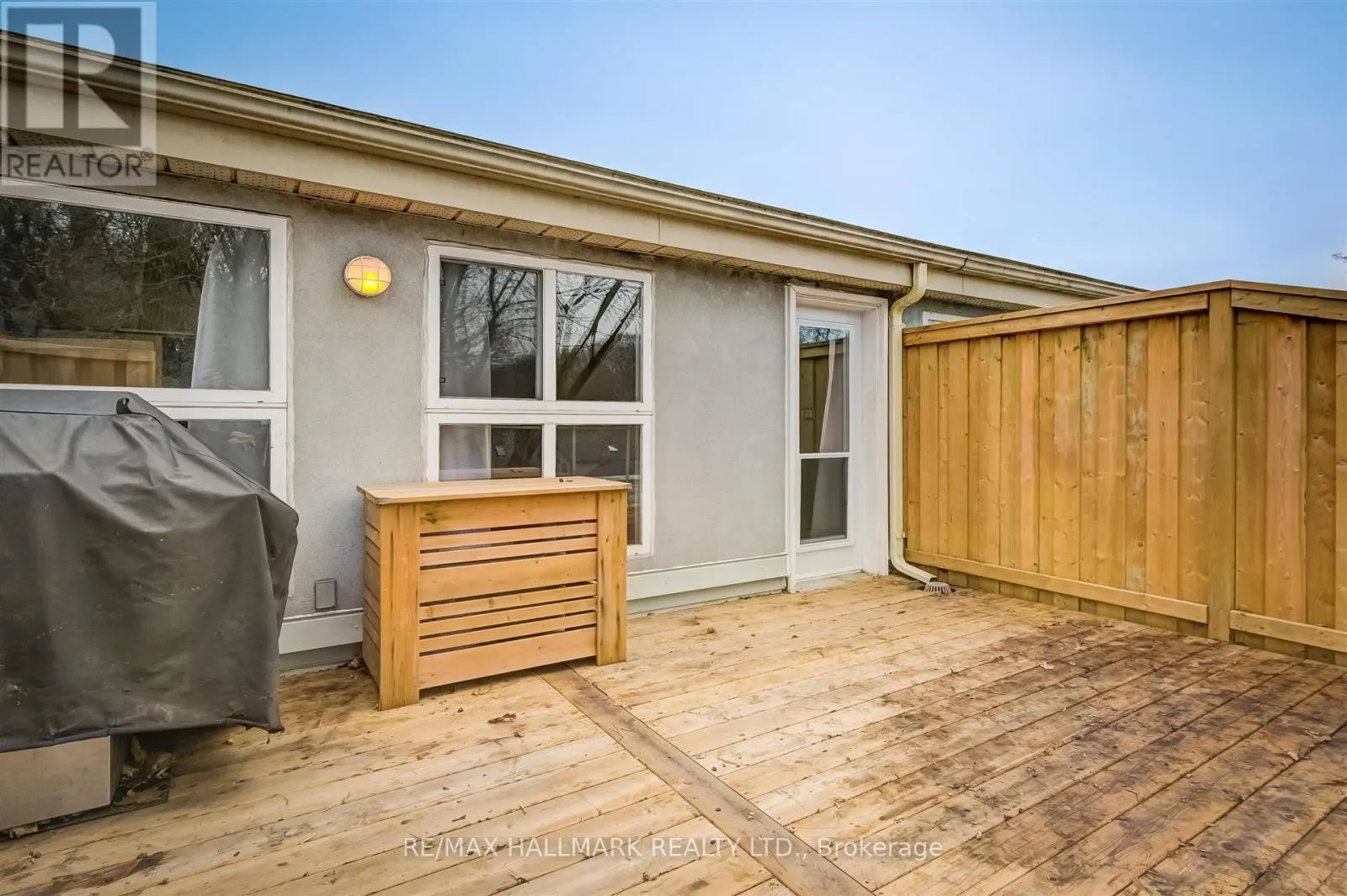 10 - 2362 QUEEN STREET E