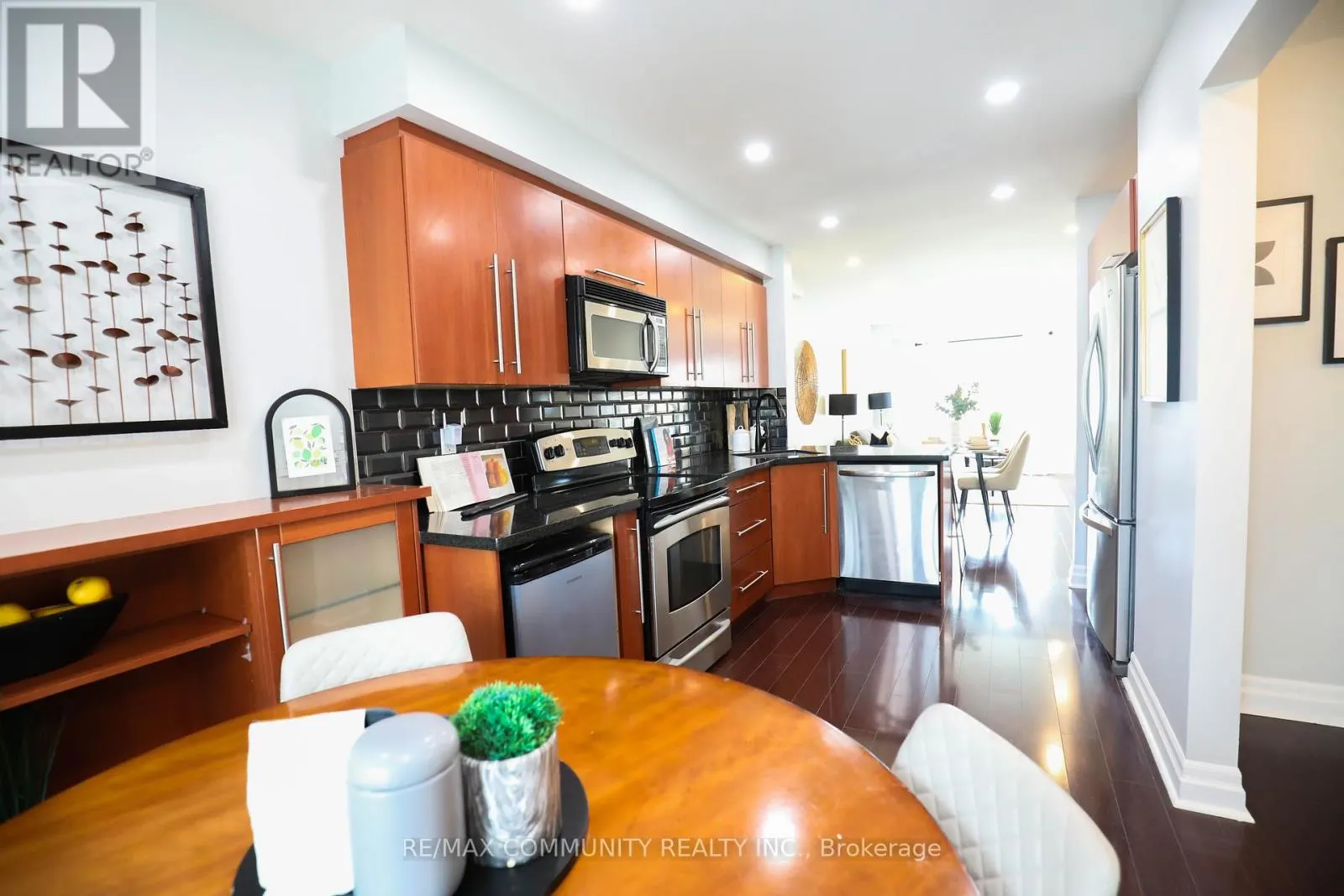 3 DURNESS AVENUE