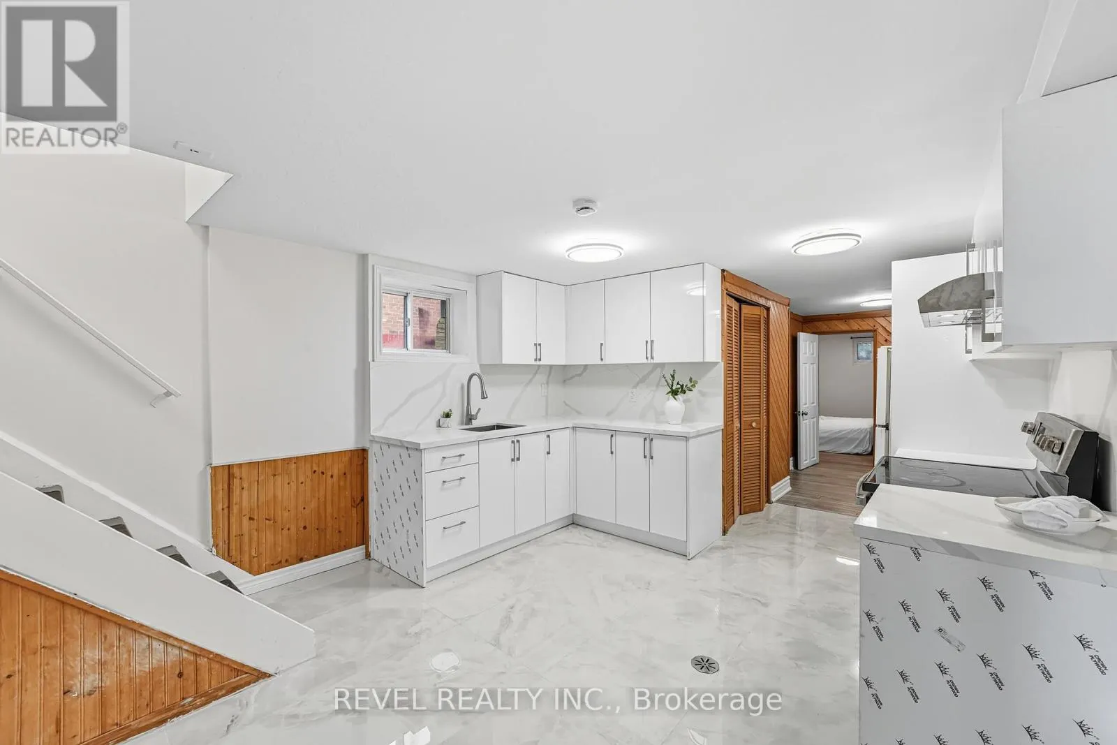 63 CROSLAND DRIVE