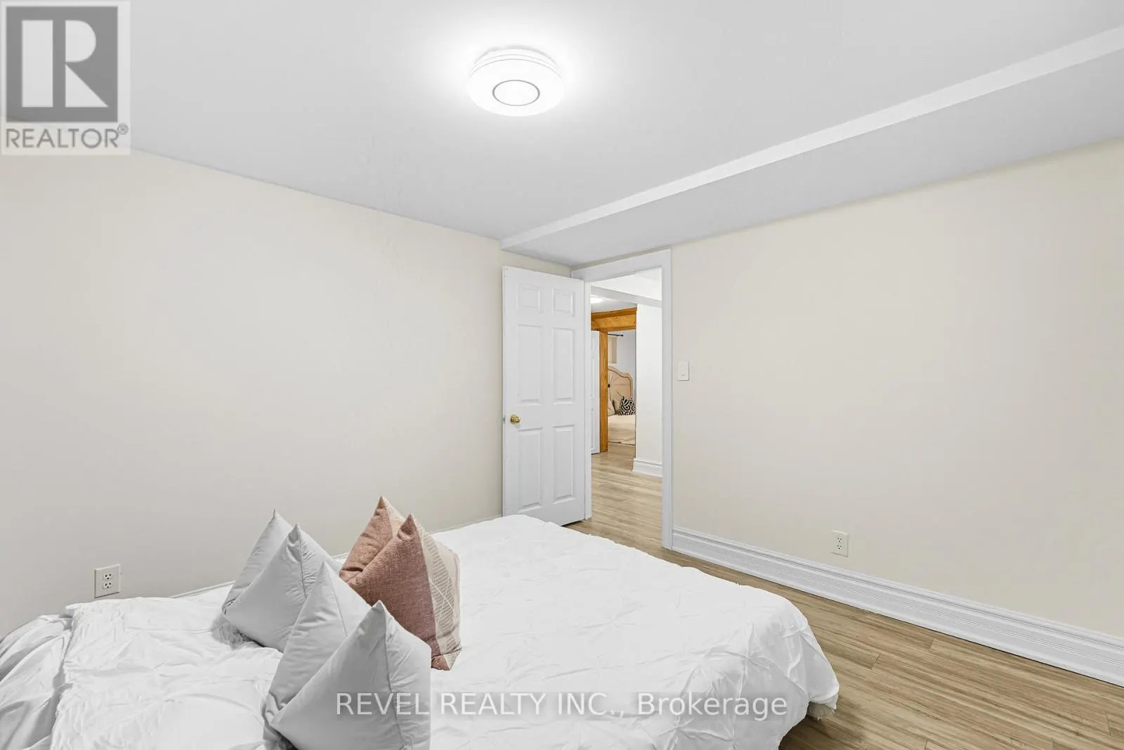 63 CROSLAND DRIVE