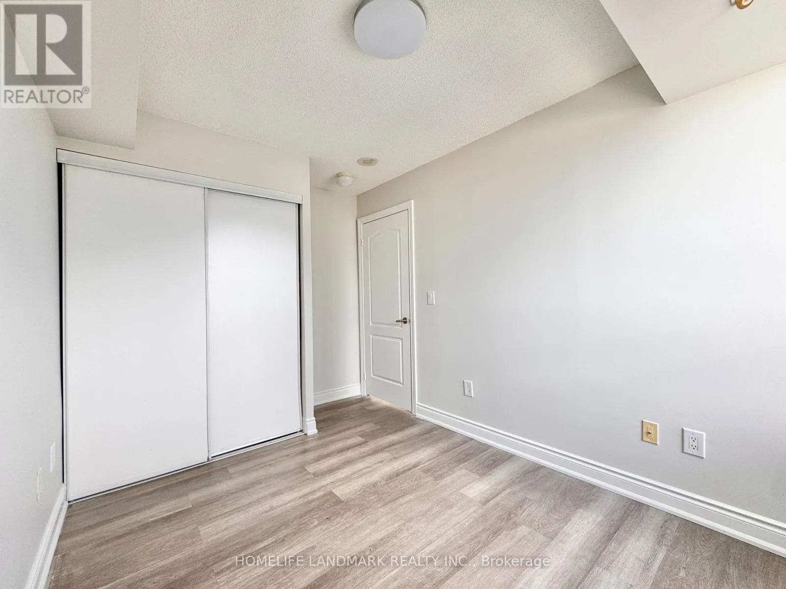 2302 - 60 BRIAN HARRISON WAY
