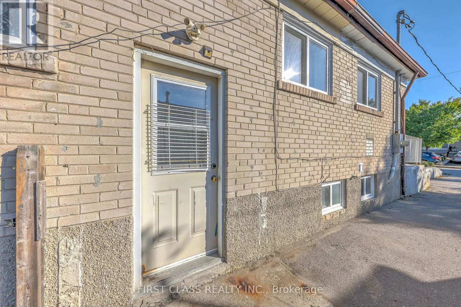 214 LINDEN AVENUE