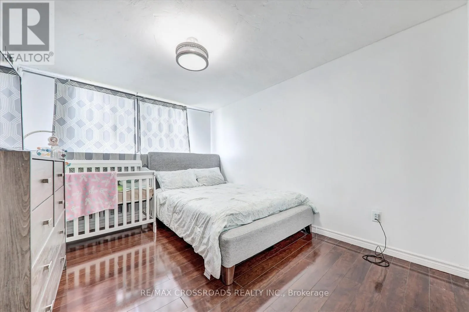 409 - 10 TAPSCOTT ROAD