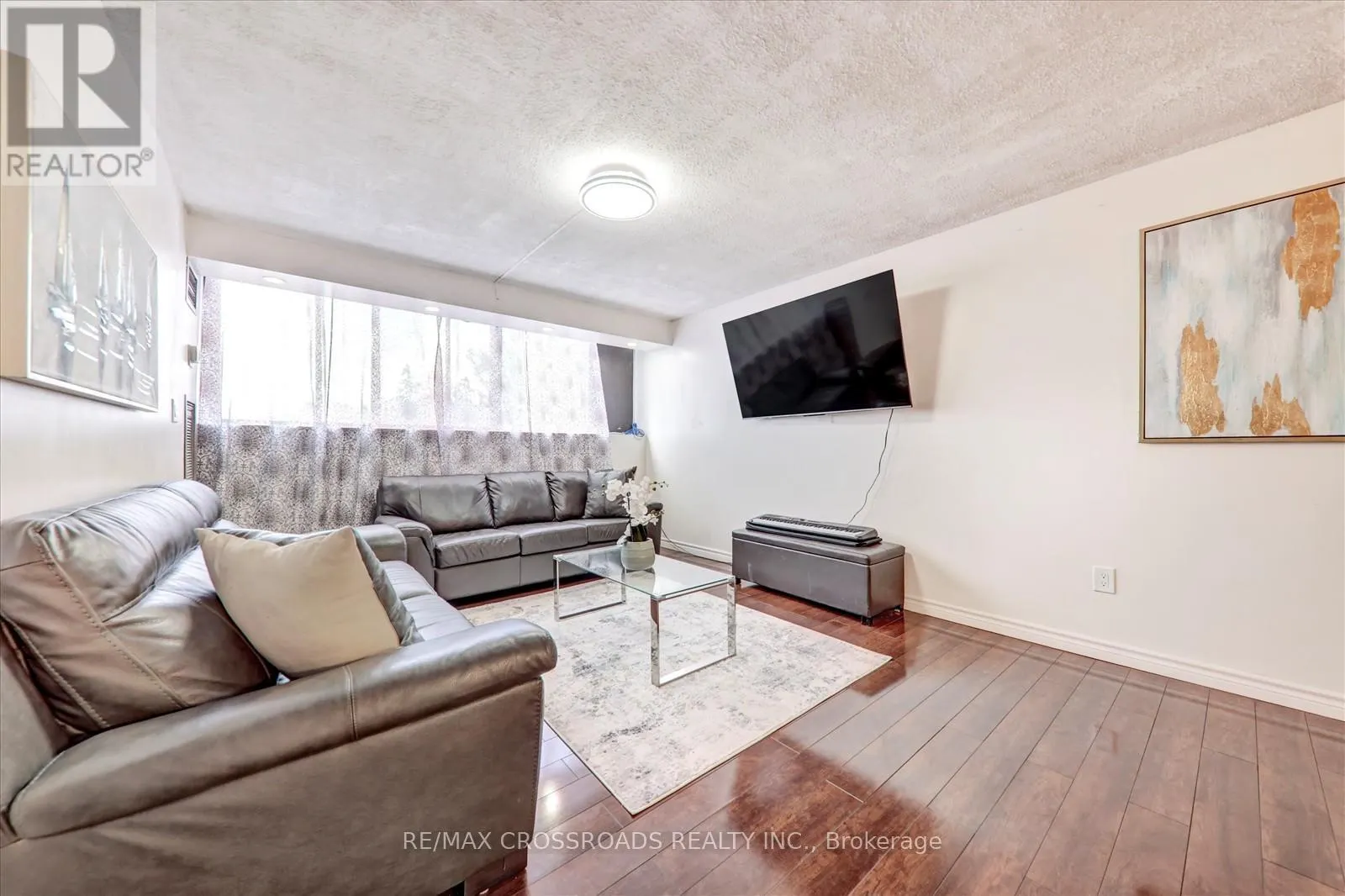 409 - 10 TAPSCOTT ROAD